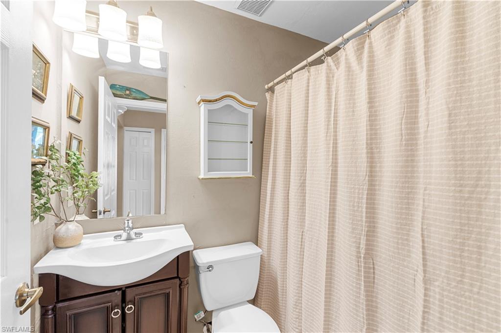 5470 16th Pl Sw 101 Property Photo 14