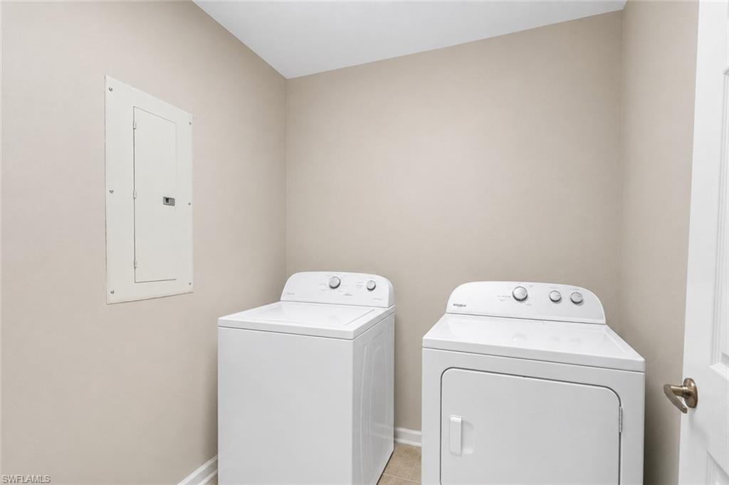 5470 16th Pl Sw 101 Property Photo 15