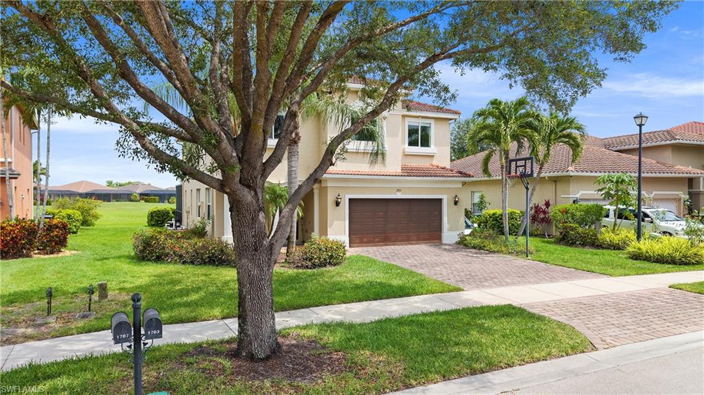 1703 Sarazen Pl Property Photo 2