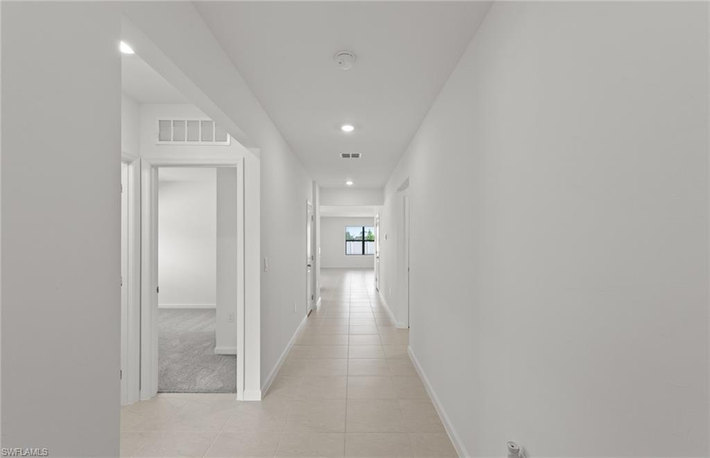1025 Caloosa Breeze Dr Property Photo 4
