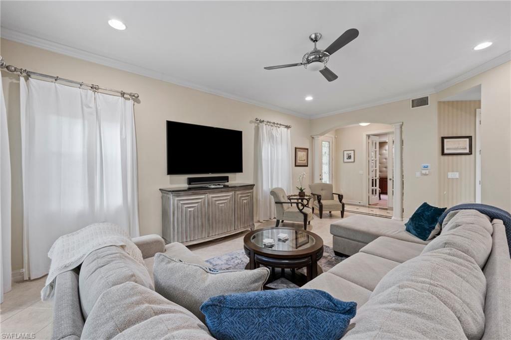 2809 Tiburon Blvd E 2-101 Property Photo 6