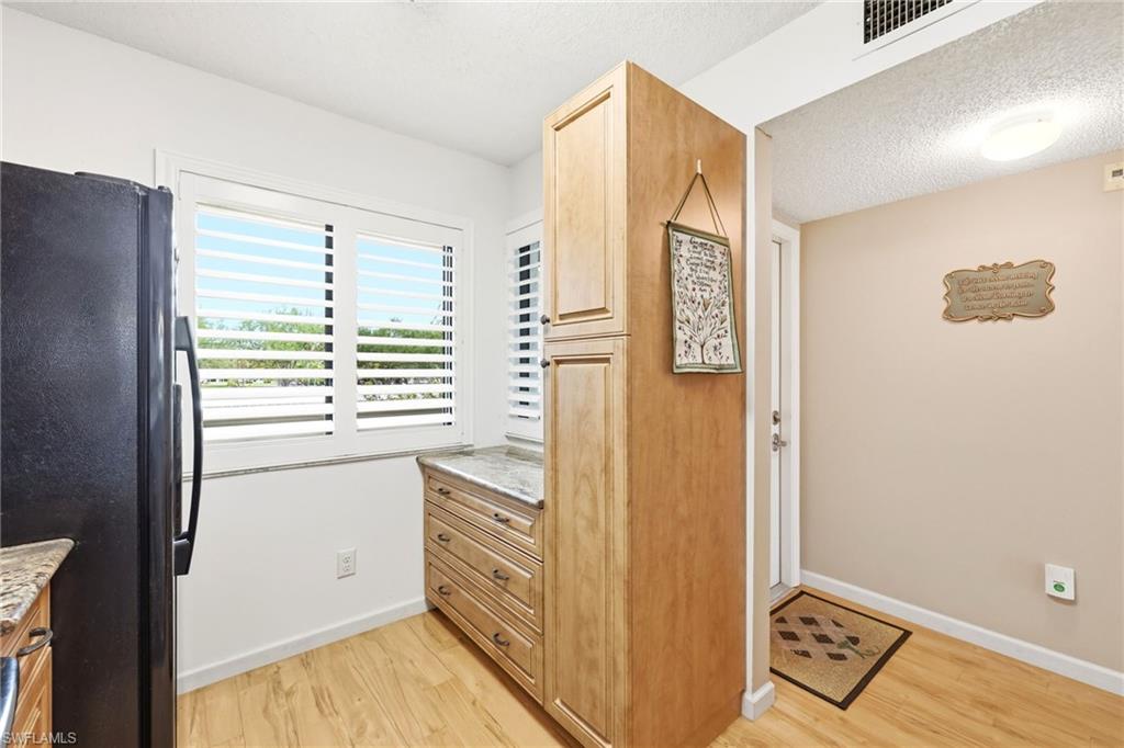 7406 Lake Breeze Dr 218 Property Photo 5