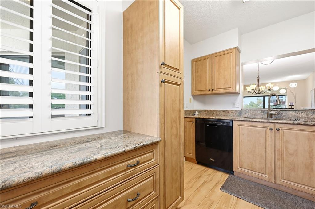7406 Lake Breeze Dr 218 Property Photo 6