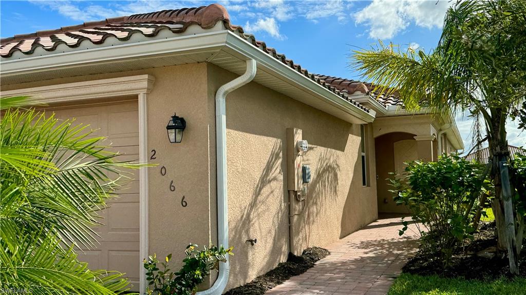 2066 Tamarron Ln Property Photo 4