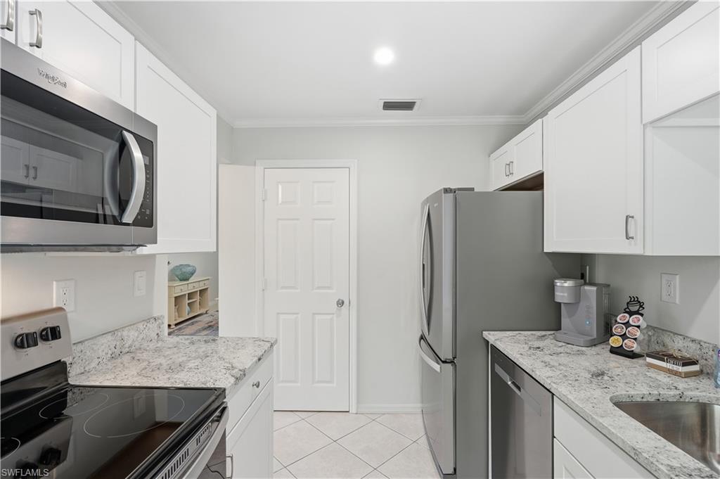 1281 Solana Rd Property Photo 9