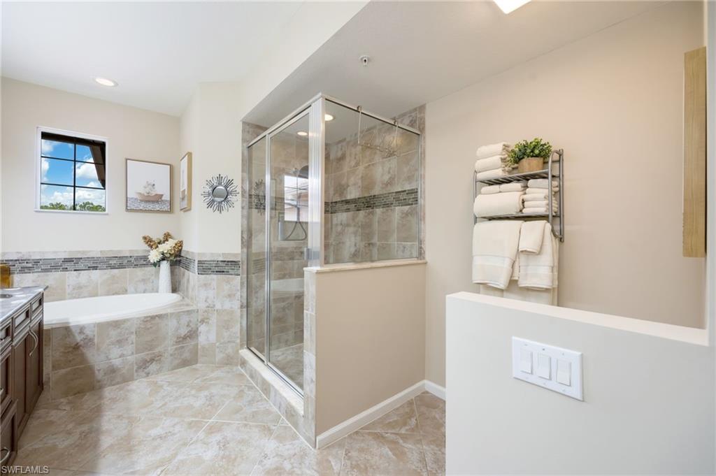 6657 Alden Woods Cir 201 Property Photo 15