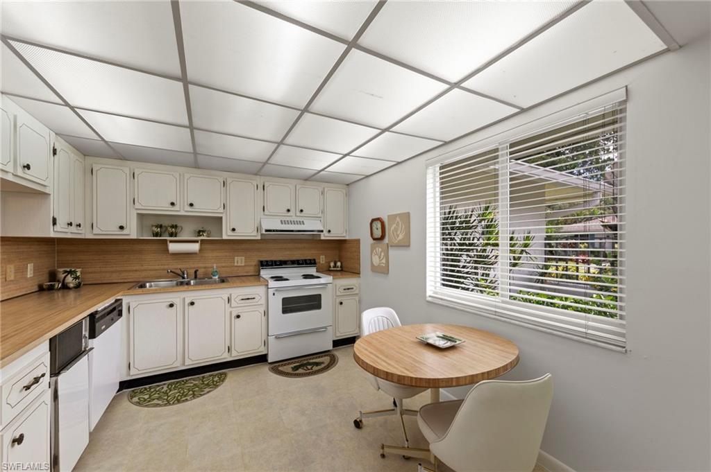 50 Glades Blvd 2 Property Photo 14