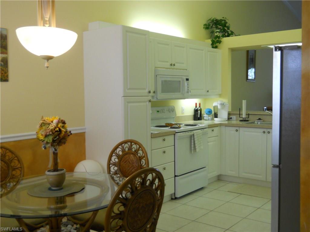 500 Robin Hood Cir 202 Property Photo 5