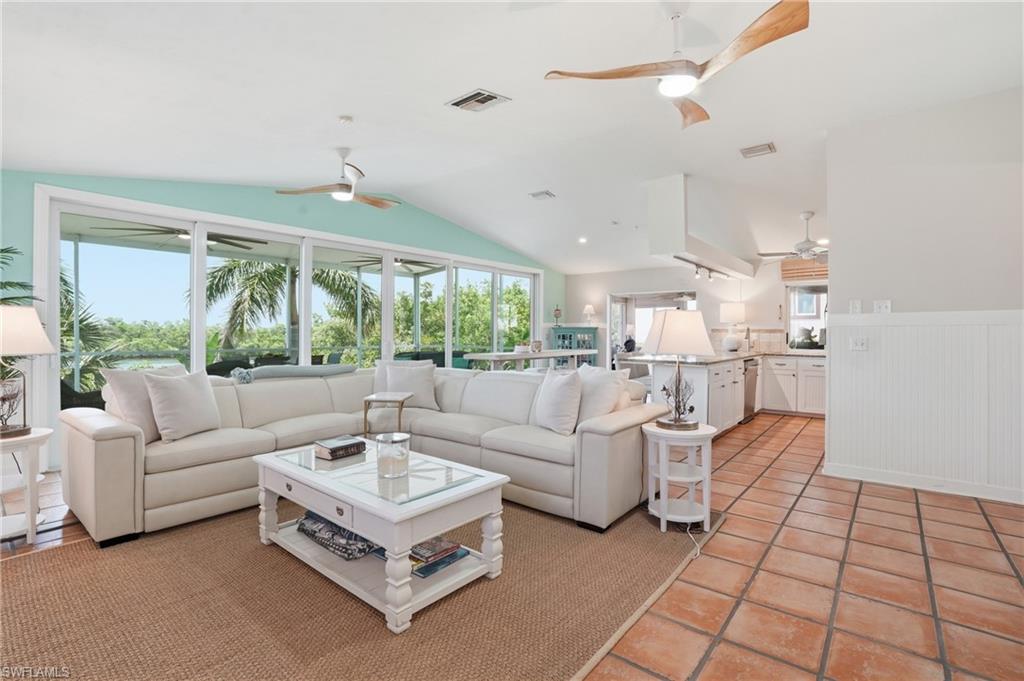 21560 Widgeon Ter Property Photo 10