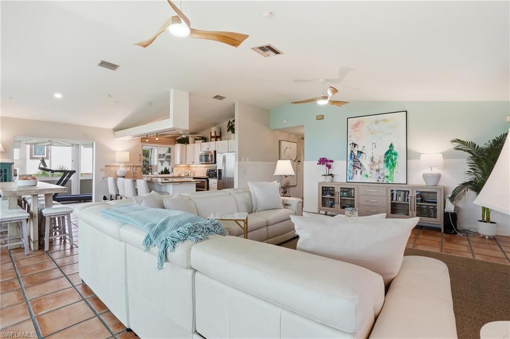 21560 Widgeon Ter Property Photo 11
