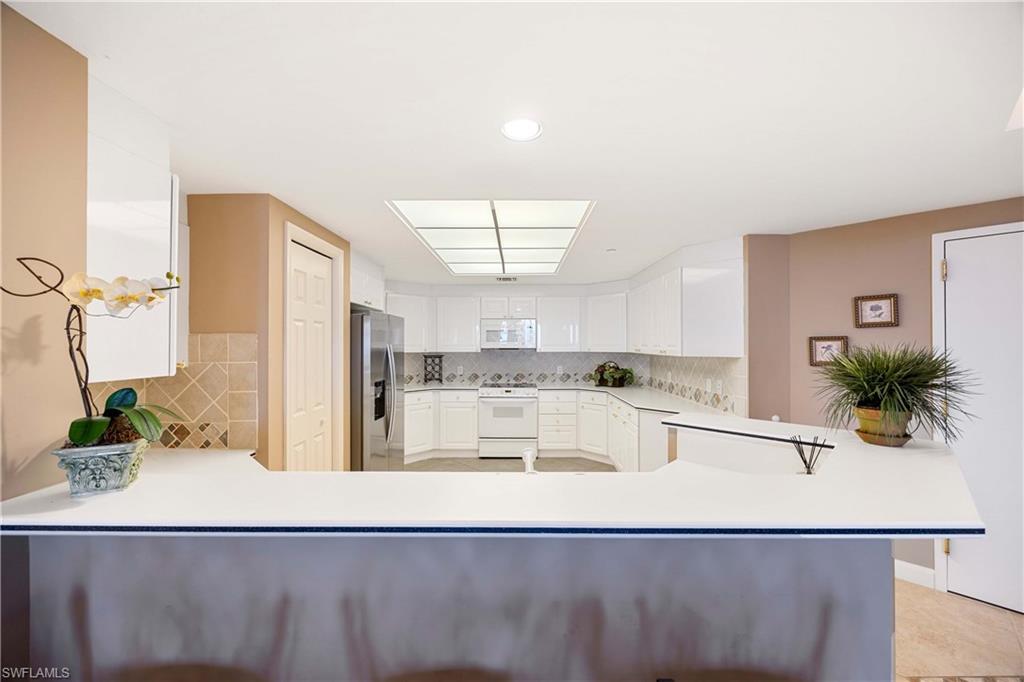 7117 Pelican Bay Blvd 1508 Property Photo 11