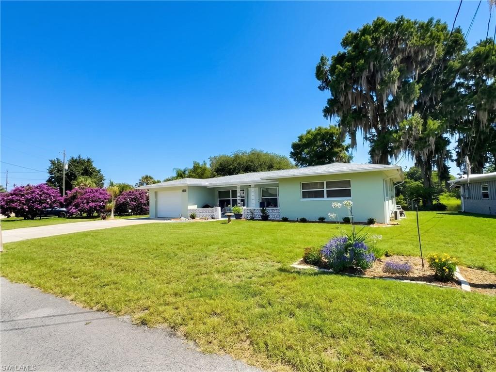 1745 Paradise Pt Property Photo 3