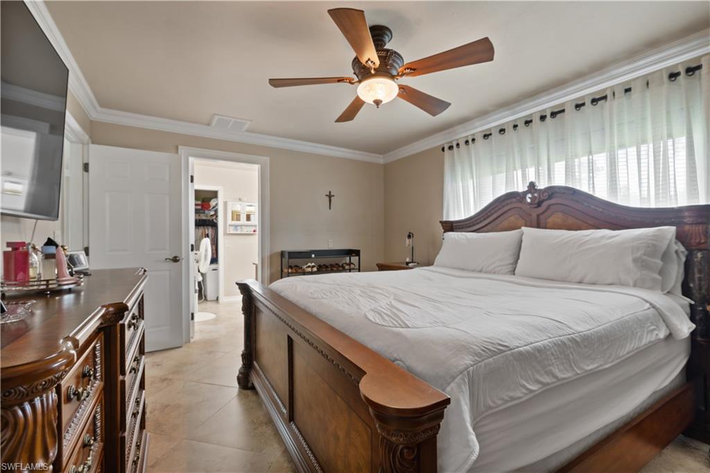 3760 Golden Gate Blvd E Property Photo 21