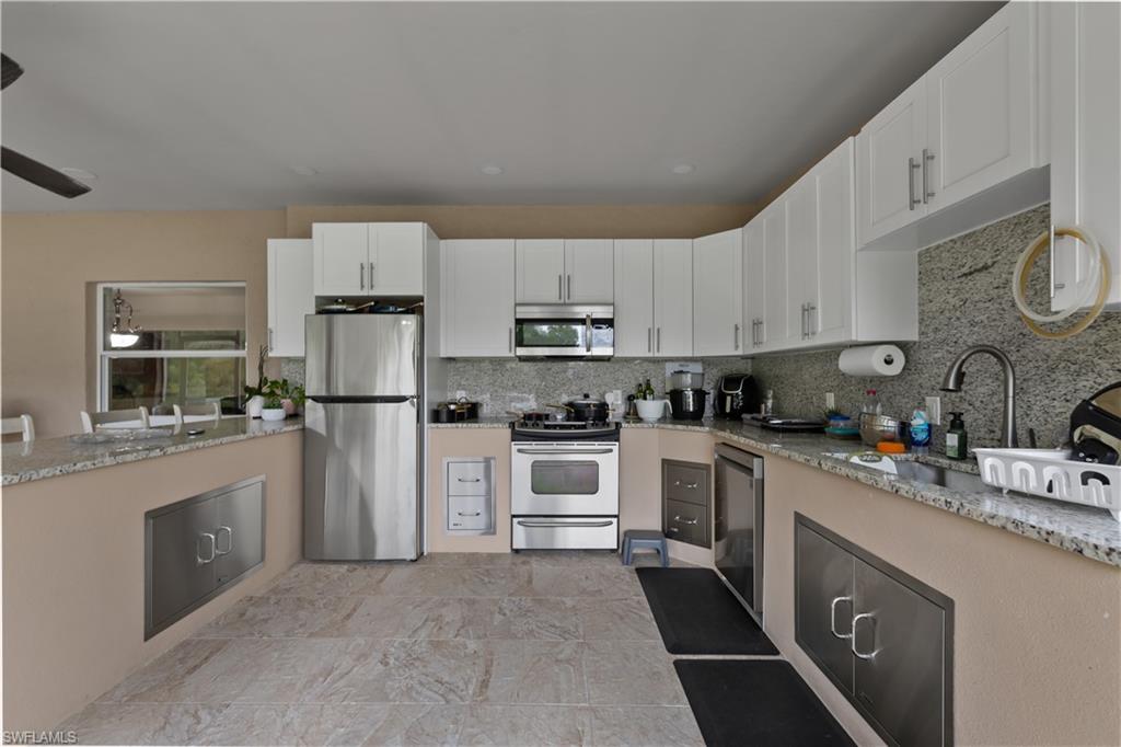 3760 Golden Gate Blvd E Property Photo 26