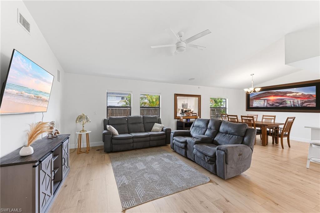 10333 Sandy Hollow Ln Property Photo 7