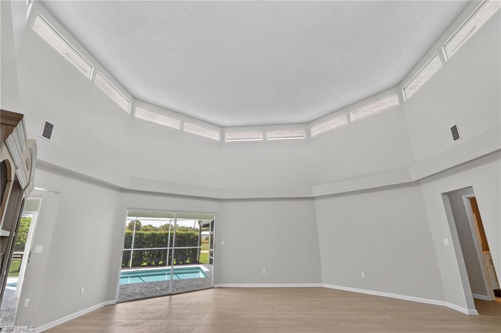 3940 Skyway Dr 55 Property Photo 10