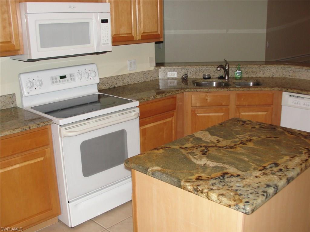 1295 Henley St 1204 Property Photo 3