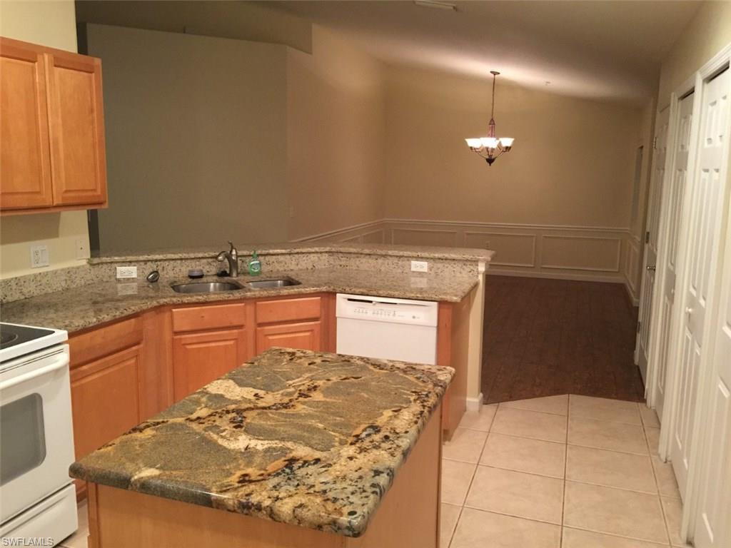 1295 Henley St 1204 Property Photo 4