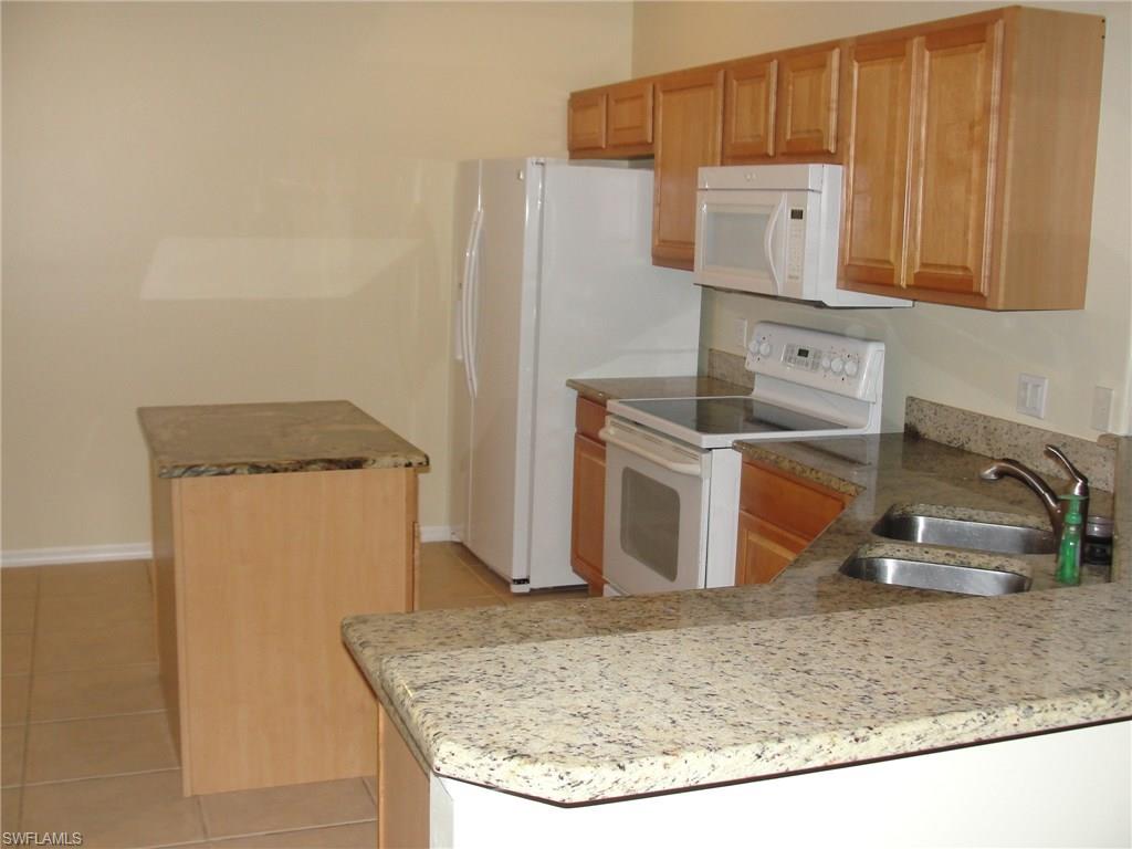 1295 Henley St 1204 Property Photo 5
