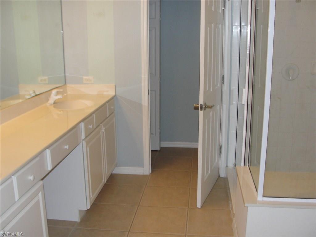 1295 Henley St 1204 Property Photo 9