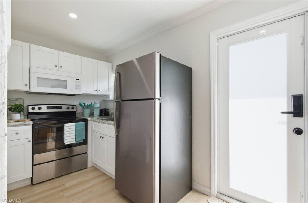 2147 Washington Ave B Property Photo 8