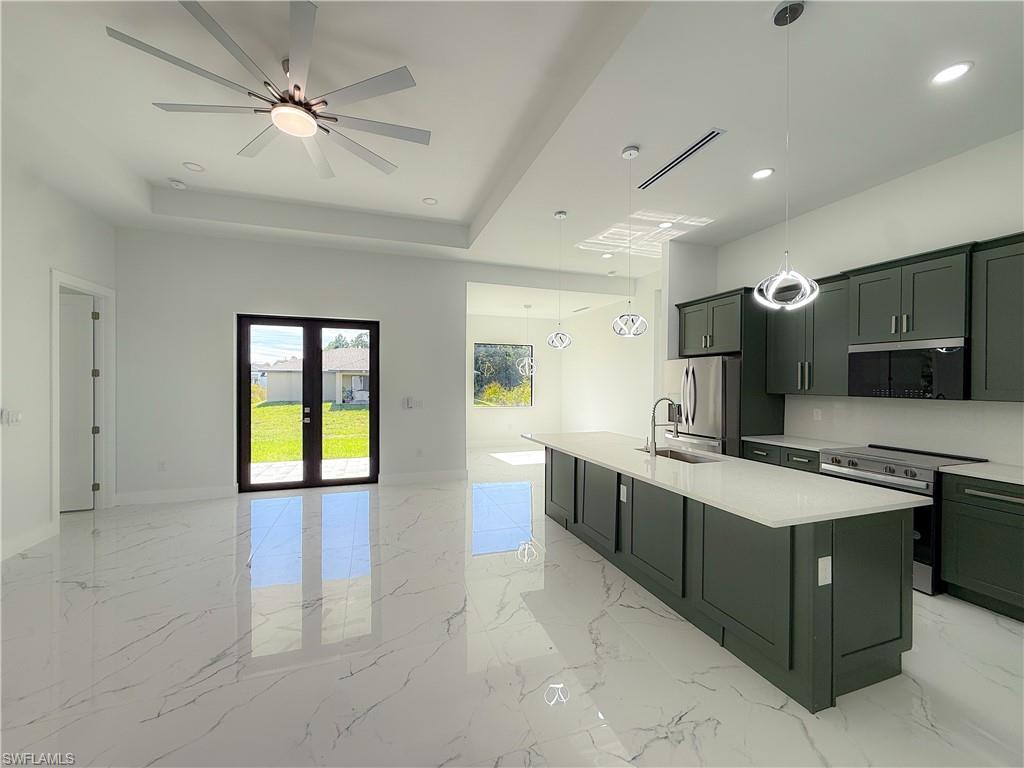 2905 3rd St W Property Photo 8