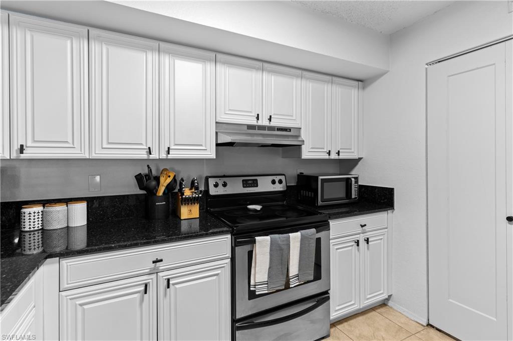 8225 Ibis Club Dr 204 Property Photo 13