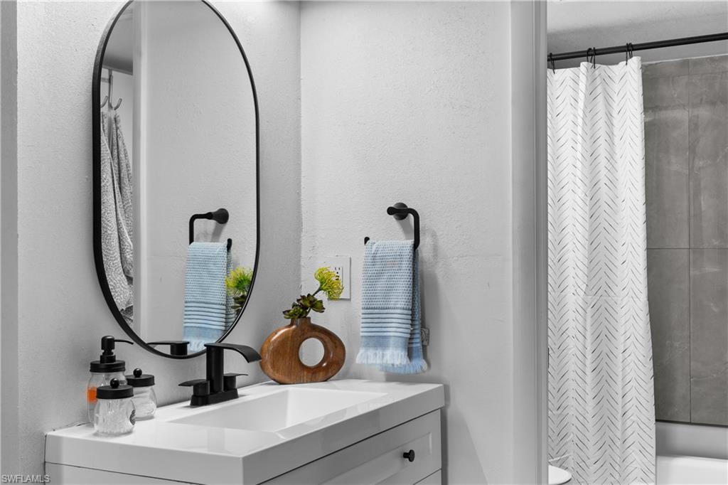 8225 Ibis Club Dr 204 Property Photo 28