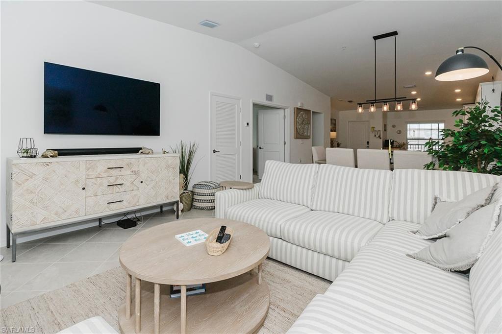 5433 Double Eagle Cir 2928 Property Photo 5