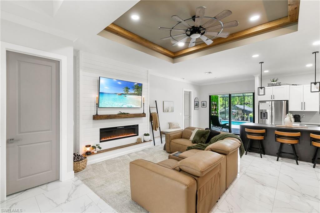 4473 Golden Gate Blvd E Property Photo 8