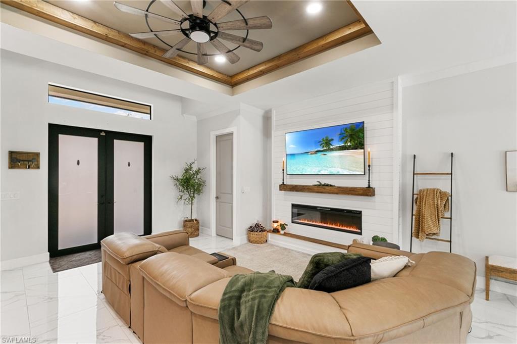 4473 Golden Gate Blvd E Property Photo 9