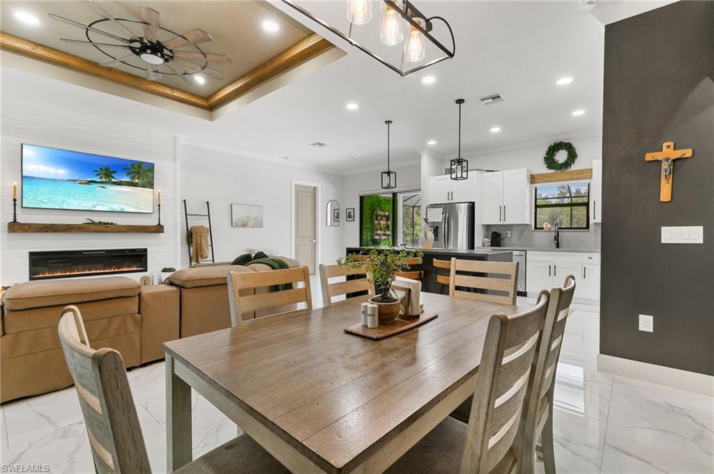 4473 Golden Gate Blvd E Property Photo 12