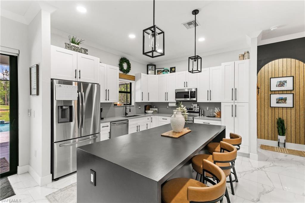 4473 Golden Gate Blvd E Property Photo 14