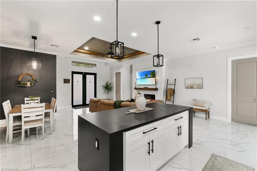 4473 Golden Gate Blvd E Property Photo 17