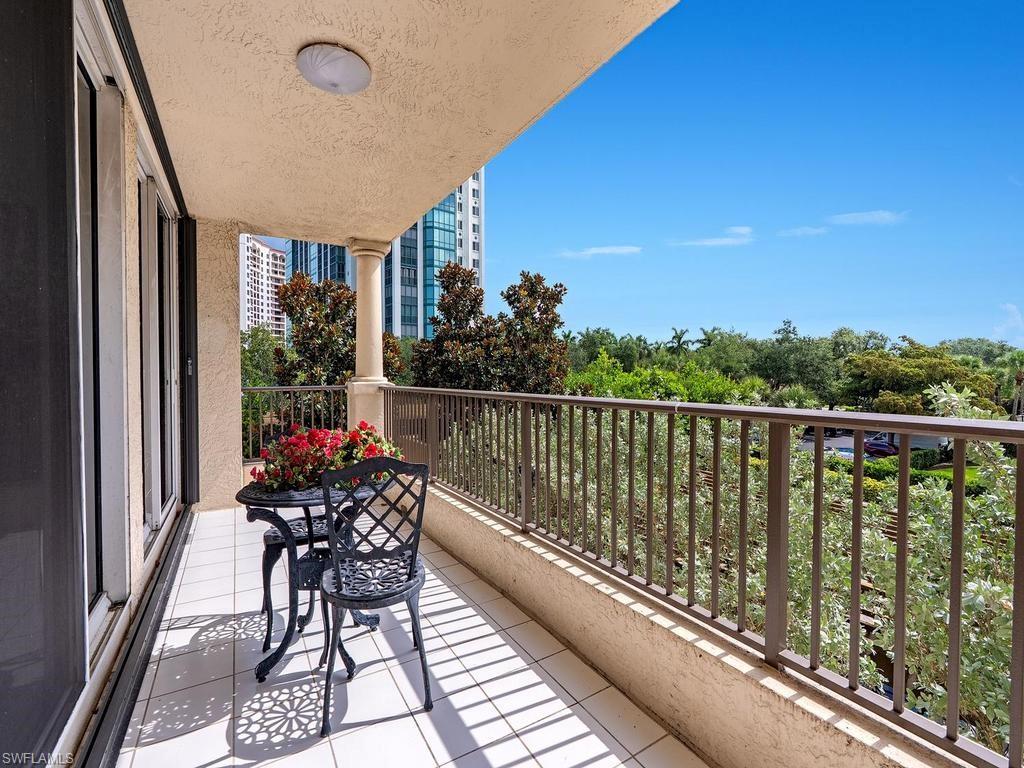 7425 Pelican Bay Blvd 206 Property Photo 12