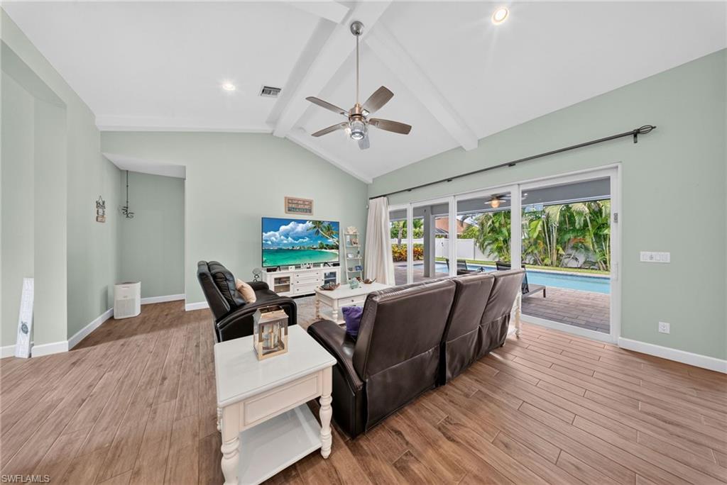 37 Johnnycake Dr Property Photo 4