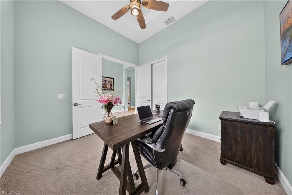37 Johnnycake Dr Property Photo 13