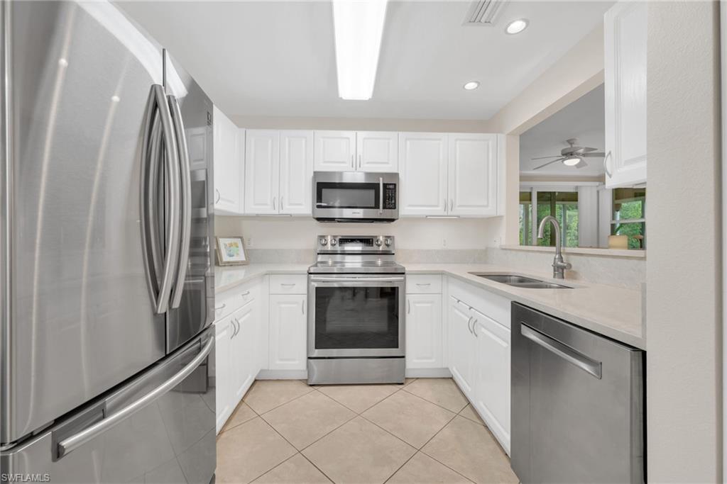 6735 Huntington Lakes Cir 102 Property Photo 5