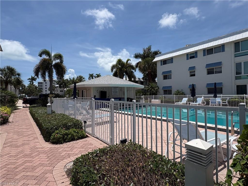 2100 Gulf Shore Blvd N 120 Property Photo 29