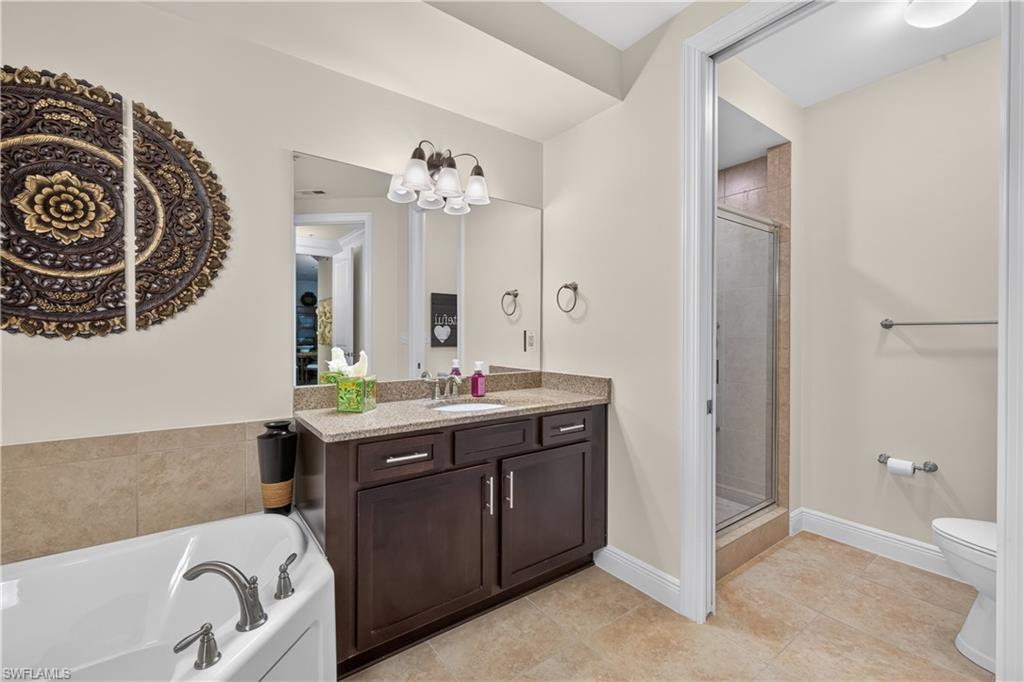 23161 Fashion Dr 7210 Property Photo 20
