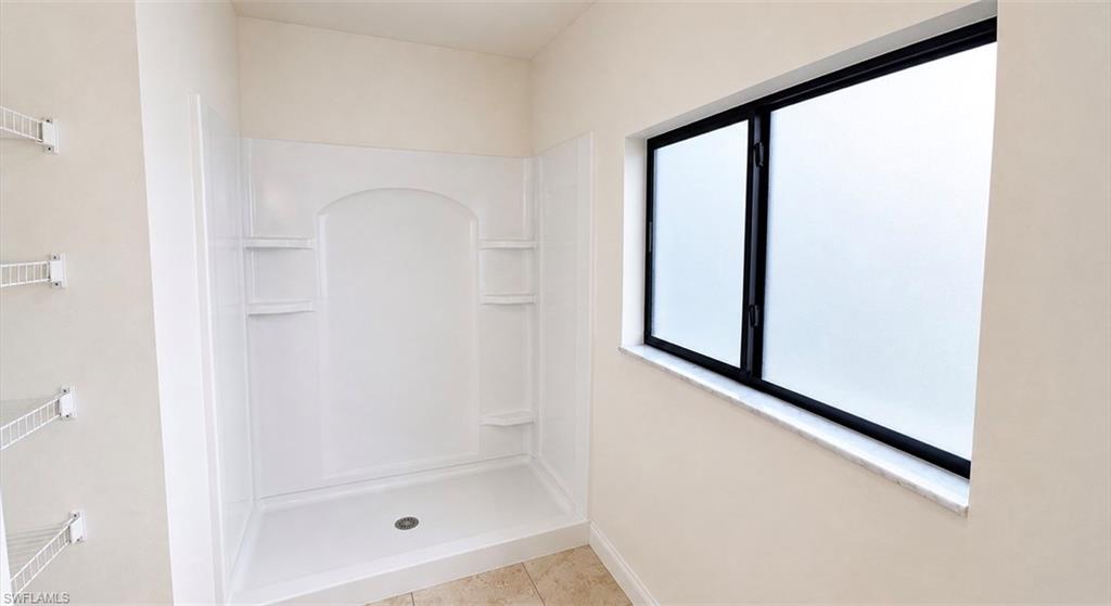 2208 42nd Pl Property Photo 10