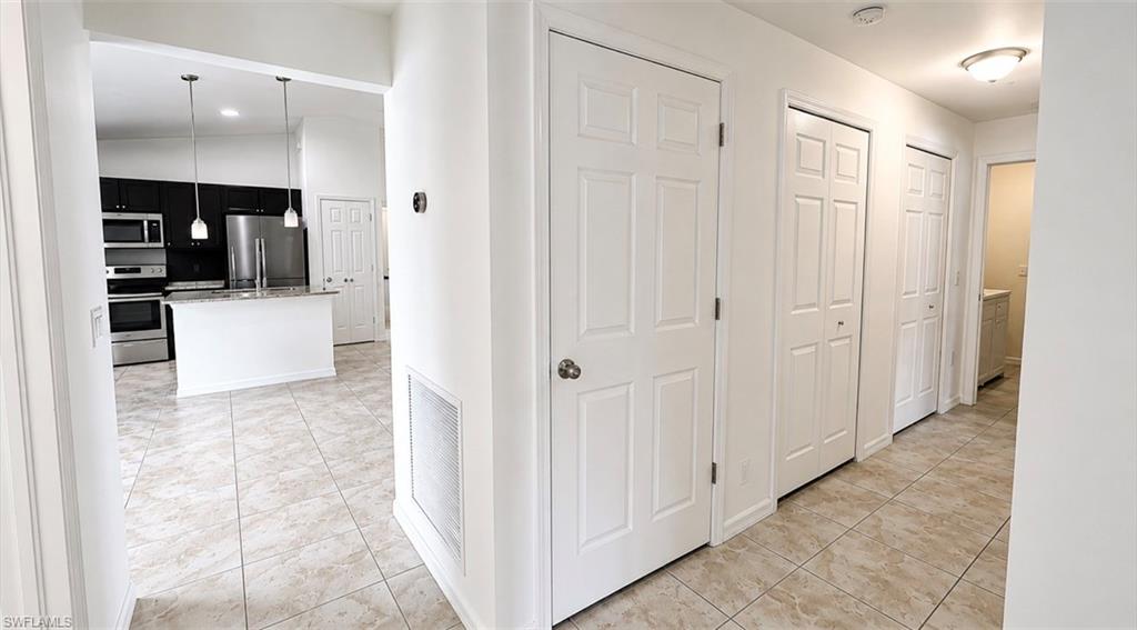 2208 42nd Pl Property Photo 14