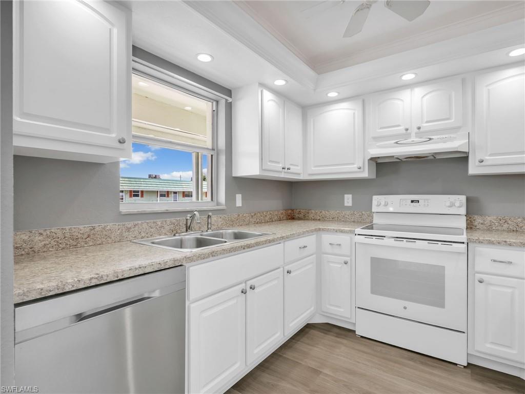 300 Valley Stream Dr 8a Property Photo 18