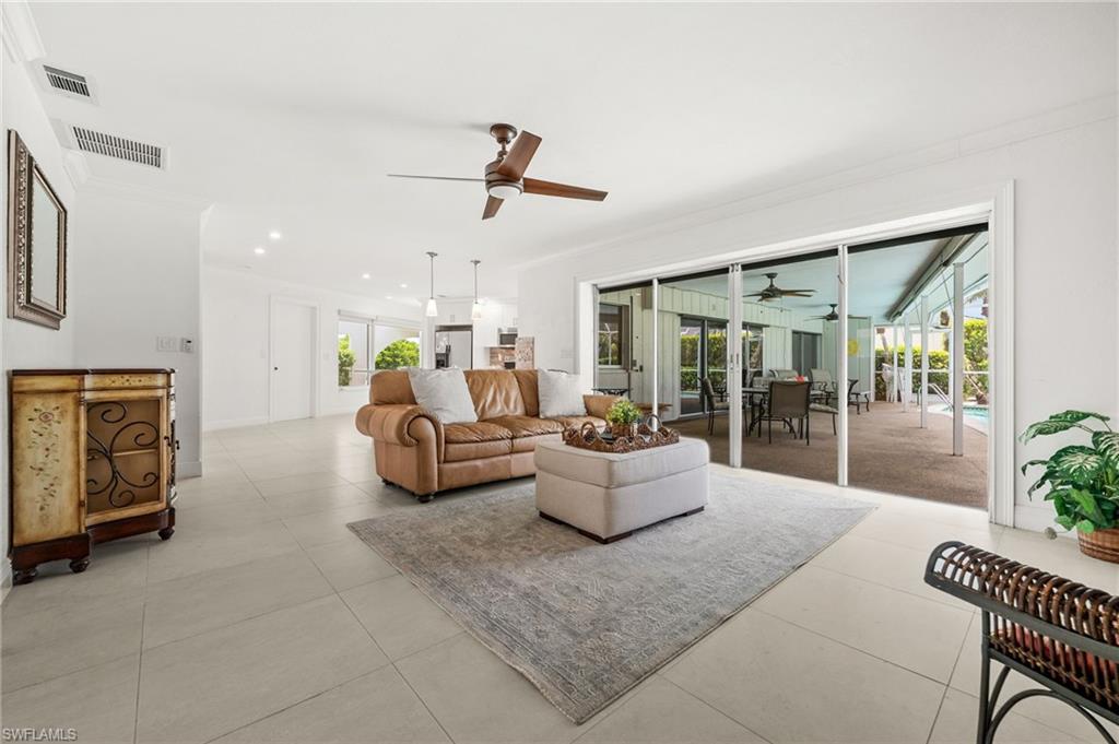 421 Palm River Blvd Property Photo 2