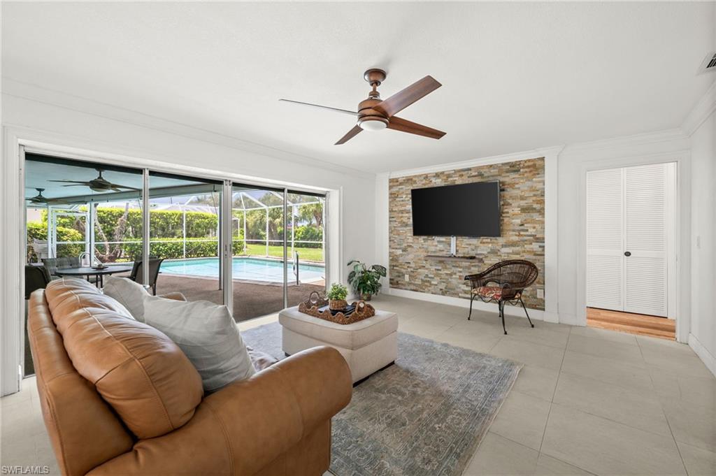 421 Palm River Blvd Property Photo 8