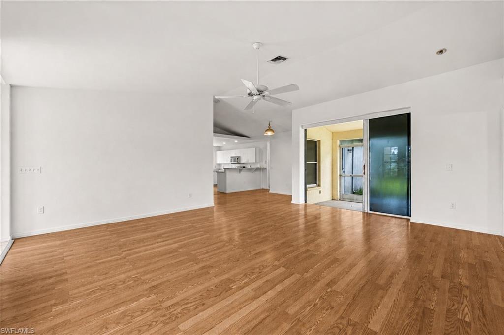 2440 31st Ave Ne Property Photo 5