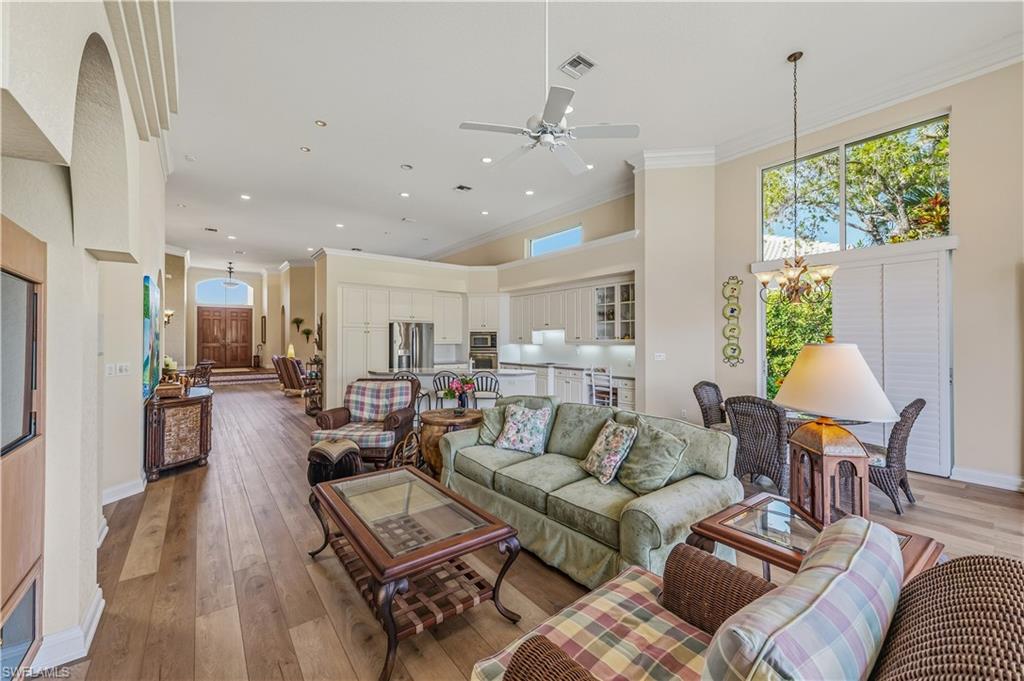 3748 Ascot Bend Ct Property Photo 9