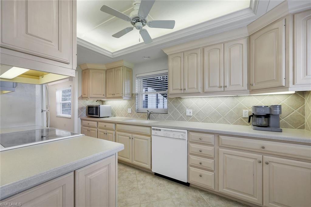 3400 Gulf Shore Blvd N B4 Property Photo 11