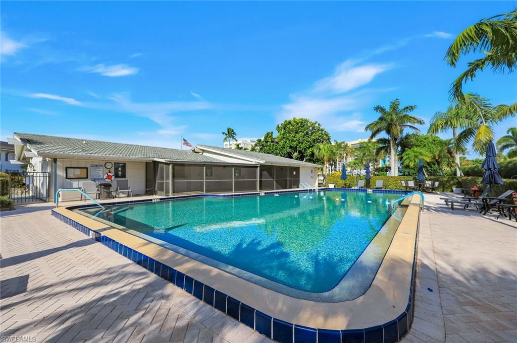 3400 Gulf Shore Blvd N B4 Property Photo 18