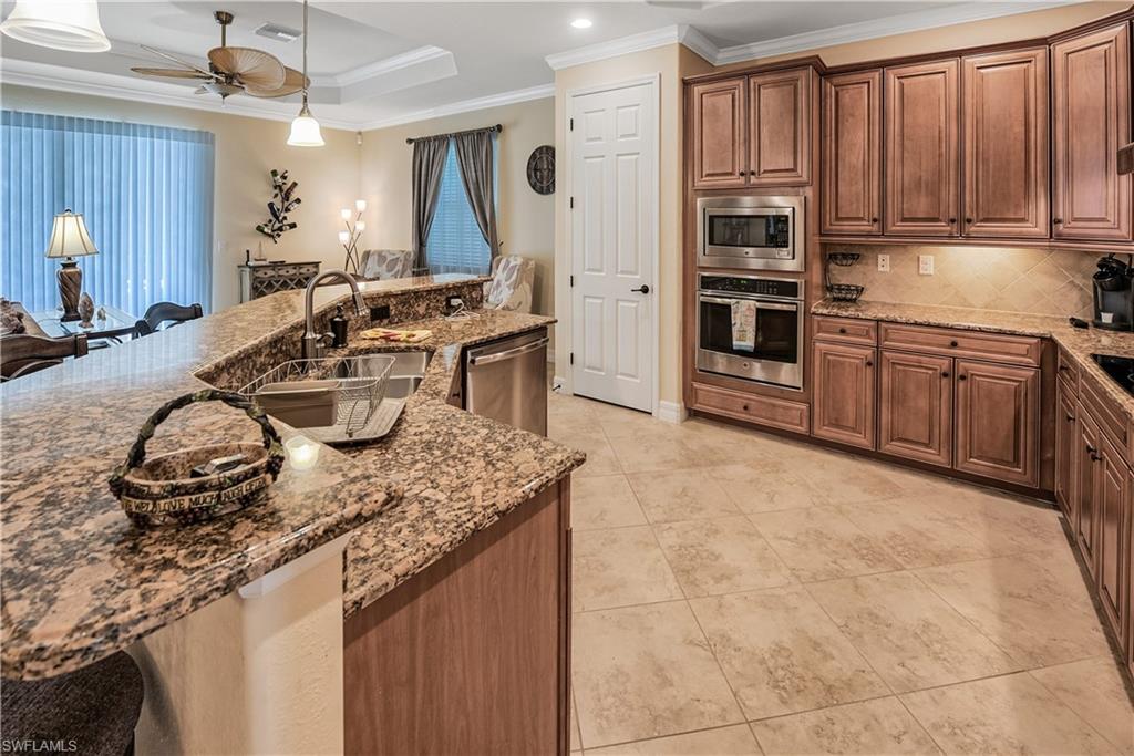 9215 Veneto Ln Property Photo 6